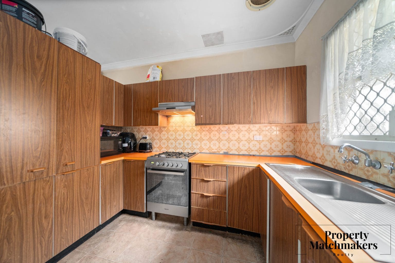 9 Napier Road, Morley, WA 6062 AUS