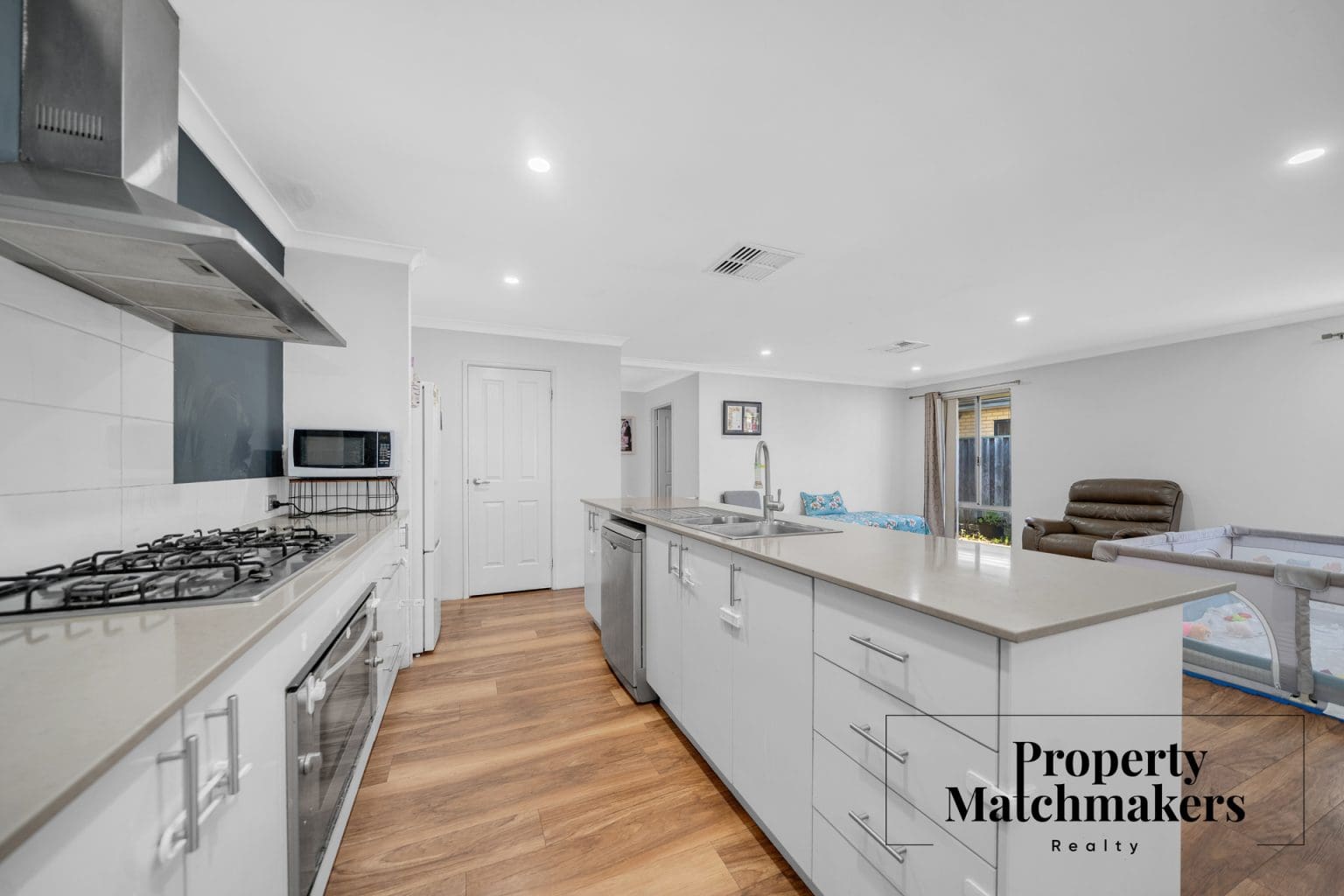 18 Sunstone Drive, Wellard, WA 6170 AUS