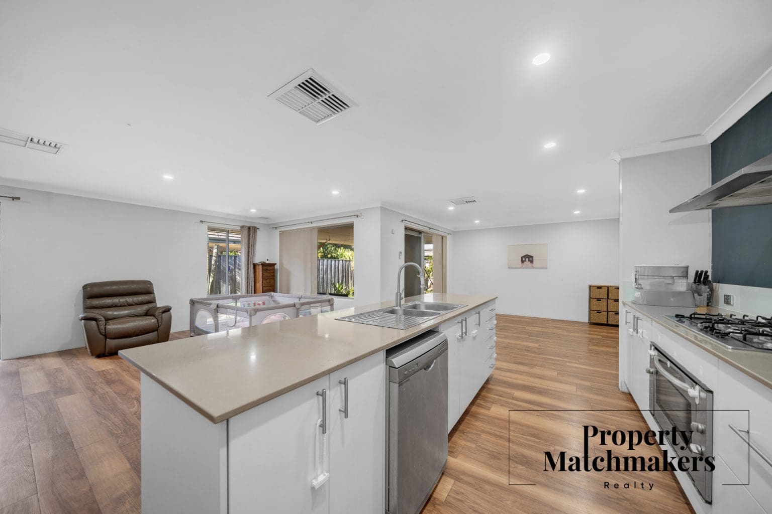 18 Sunstone Drive, Wellard, WA 6170 AUS