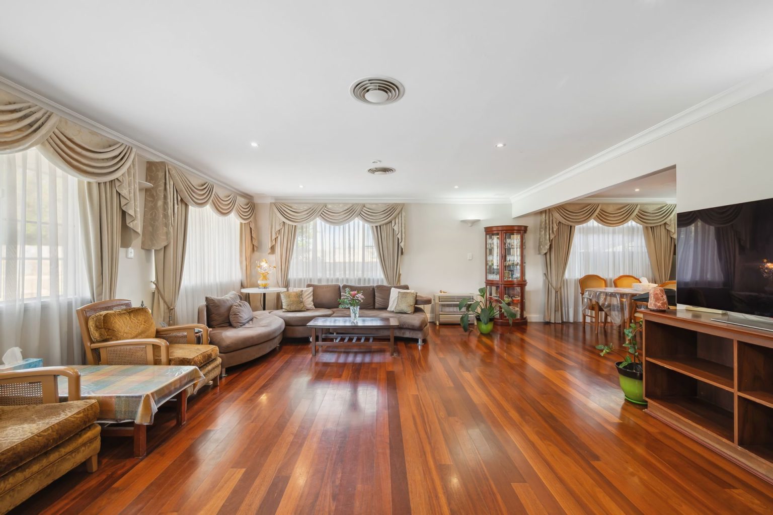 13 Verton Drive, Shelley, WA 6148 AUS