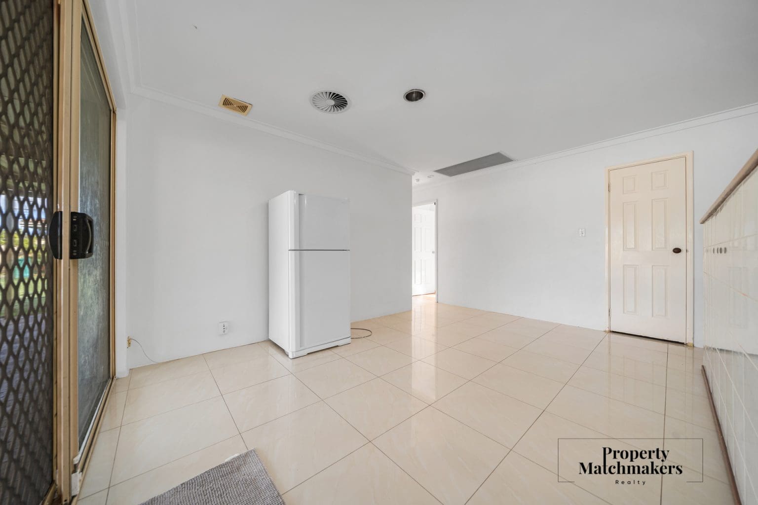 63 Swingler Way, Gosnells, WA 6110 AUS