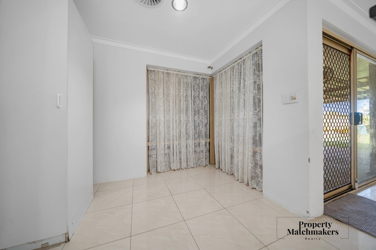 63 Swingler Way, Gosnells, WA 6110 AUS