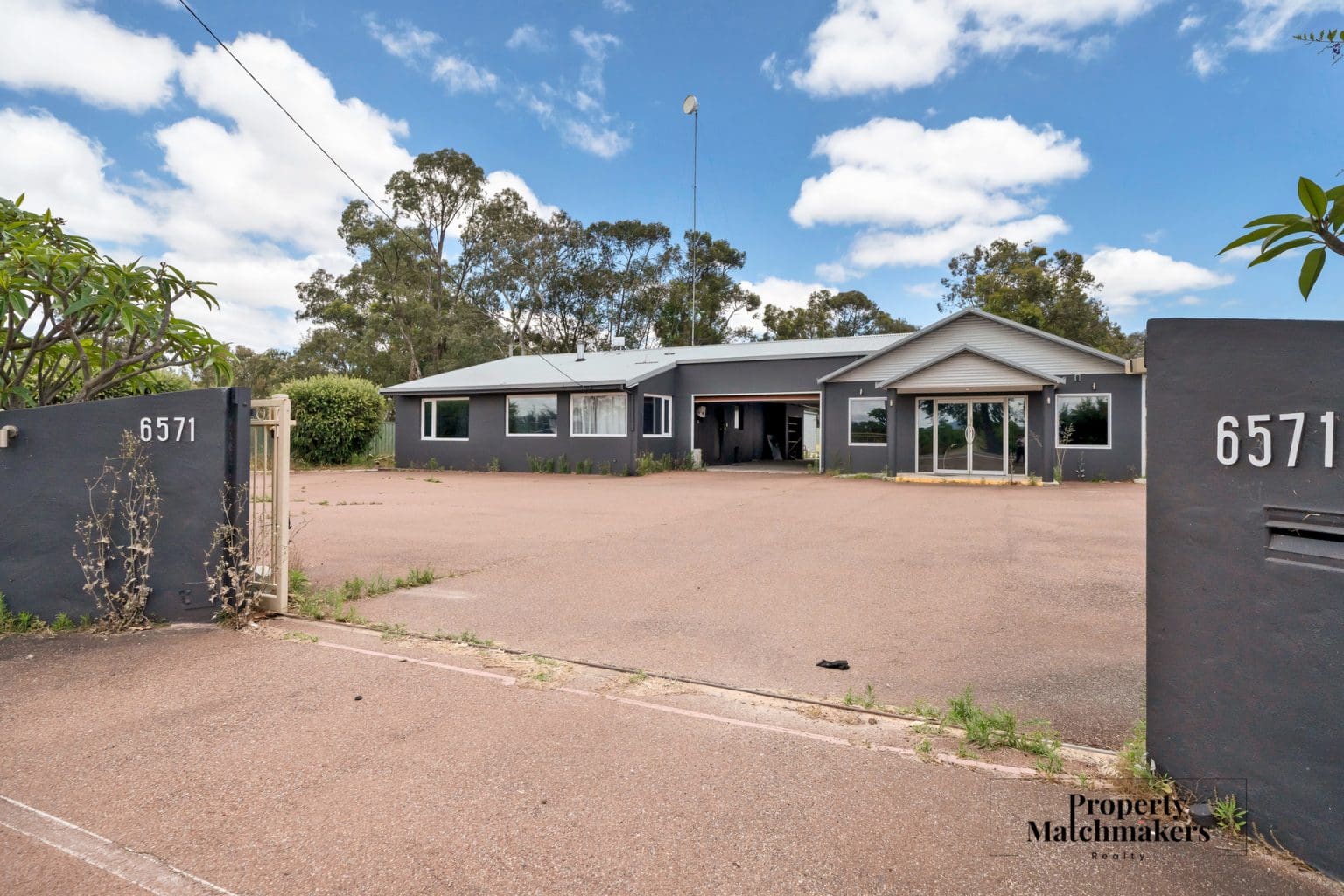 6571 West Swan Road, West Swan, WA 6055 AUS