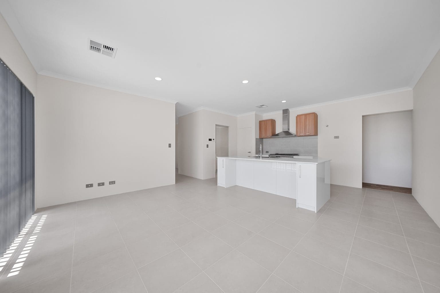 4 Currawong Loop, Treeby, WA 6164 AUS