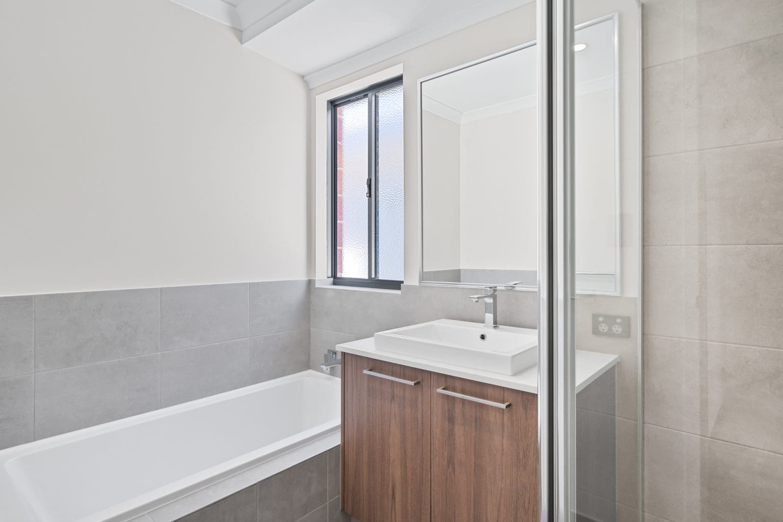 4 Currawong Loop, Treeby, WA 6164 AUS