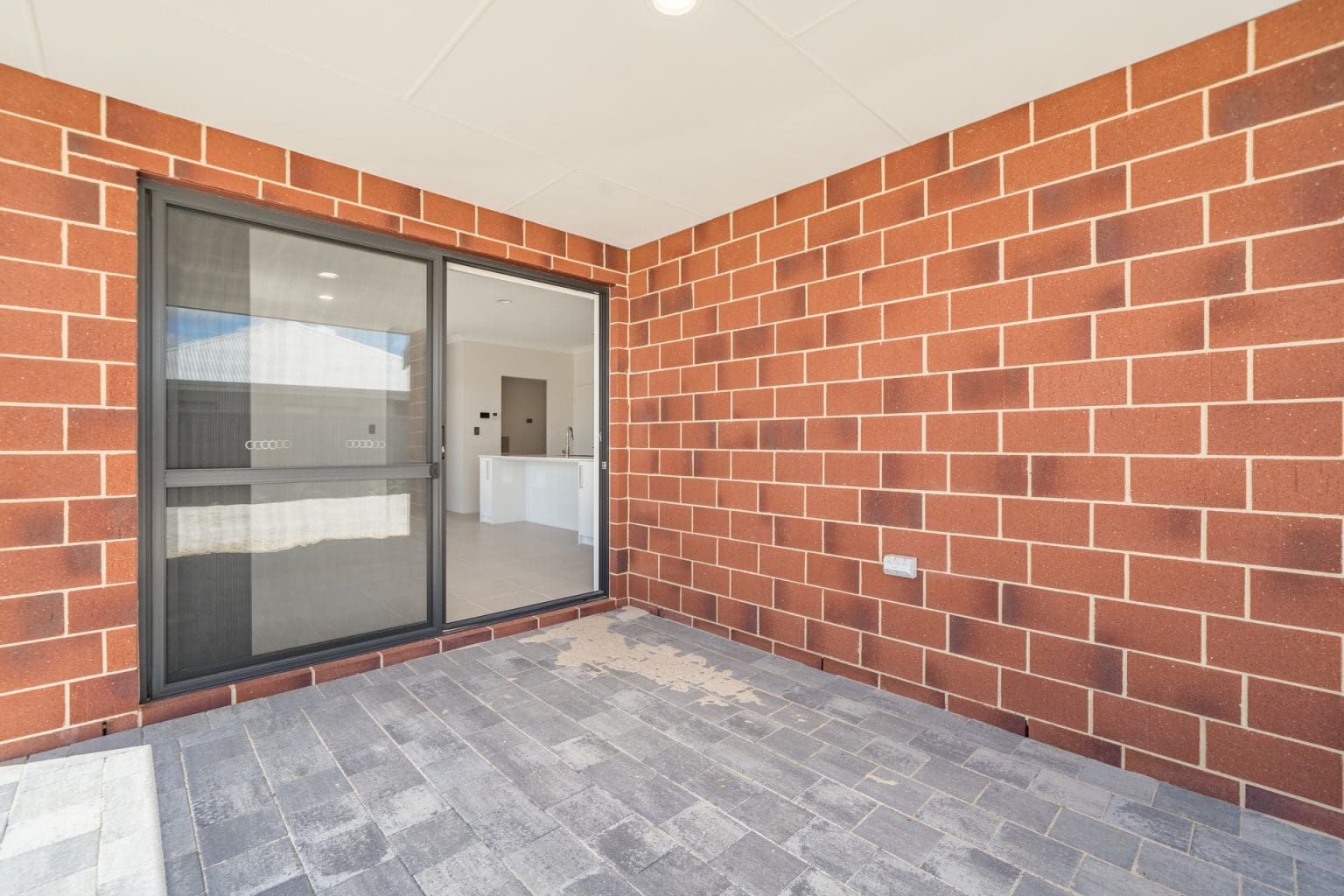 4 Currawong Loop, Treeby, WA 6164 AUS