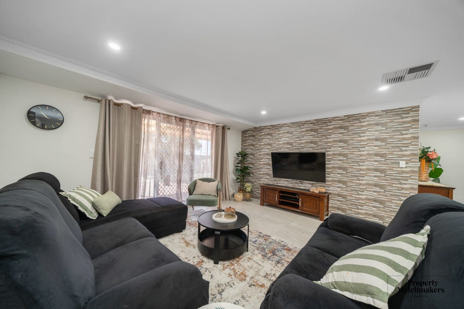 8 Pelham Lane, Henley Brook, WA 6055 AUS