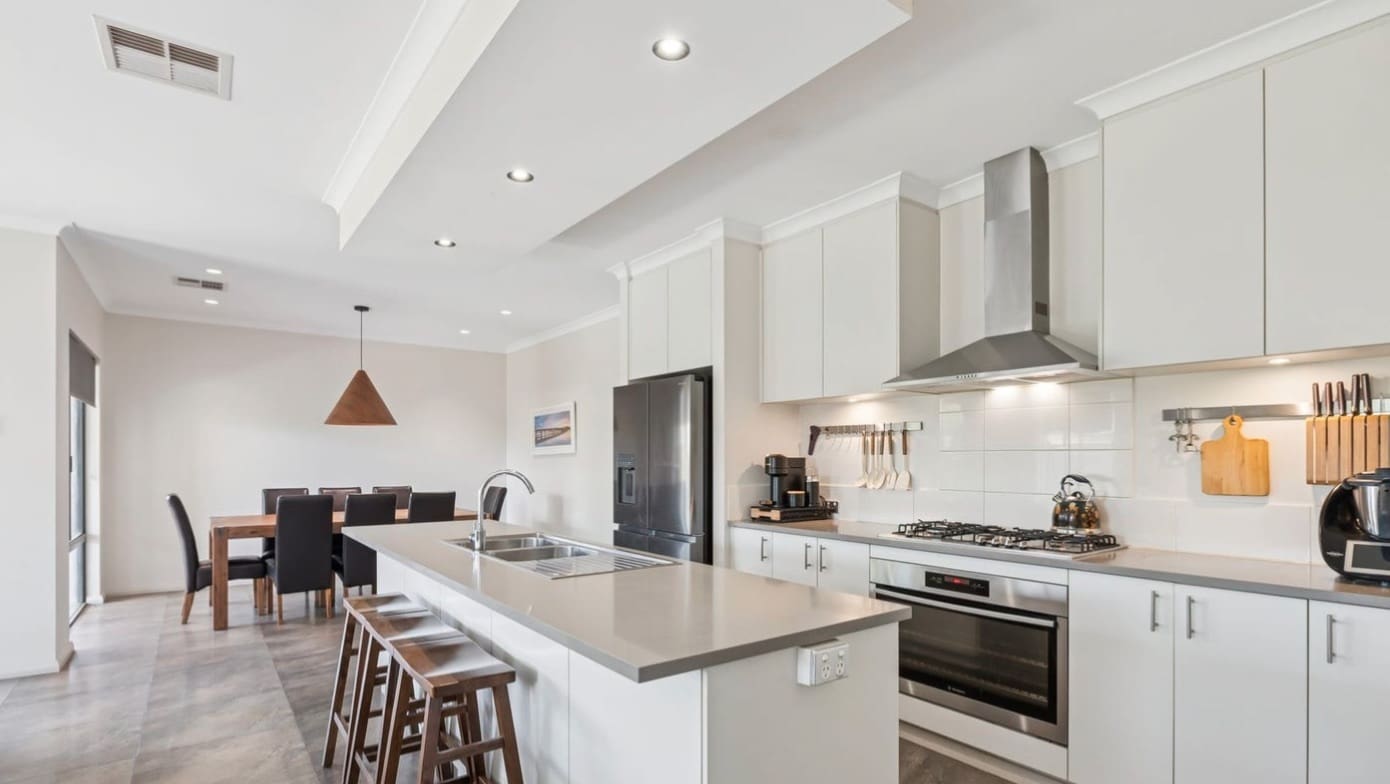 60 Farnham Pass, Alkimos, WA 6038 AUS