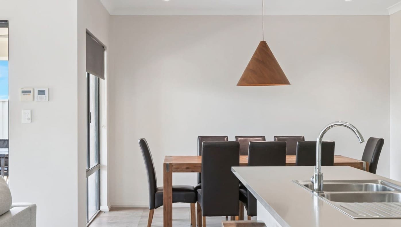 60 Farnham Pass, Alkimos, WA 6038 AUS