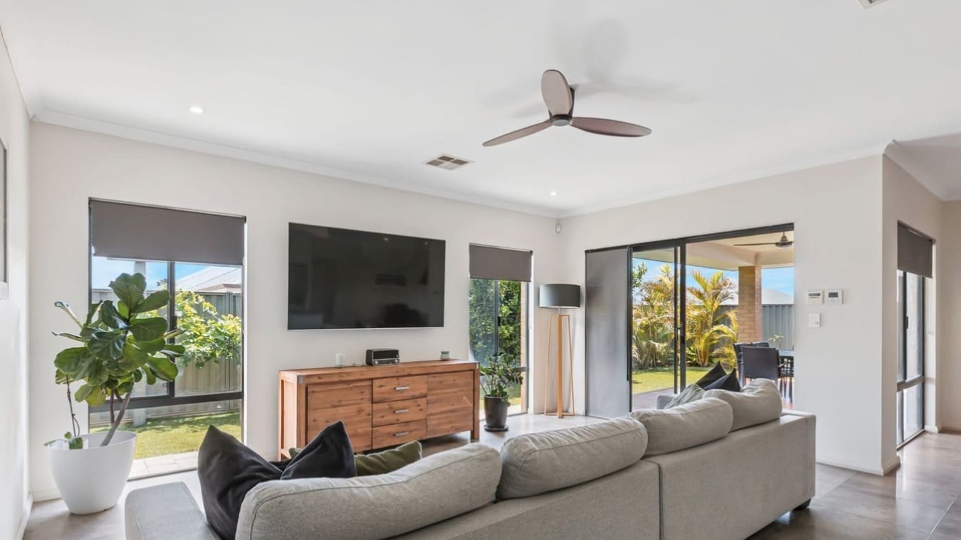 60 Farnham Pass, Alkimos, WA 6038 AUS