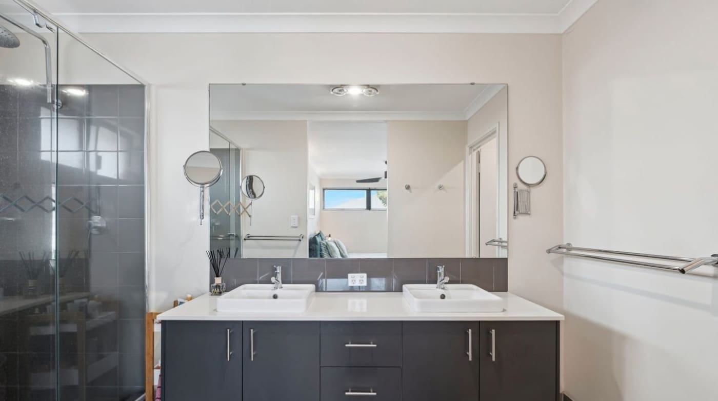 60 Farnham Pass, Alkimos, WA 6038 AUS